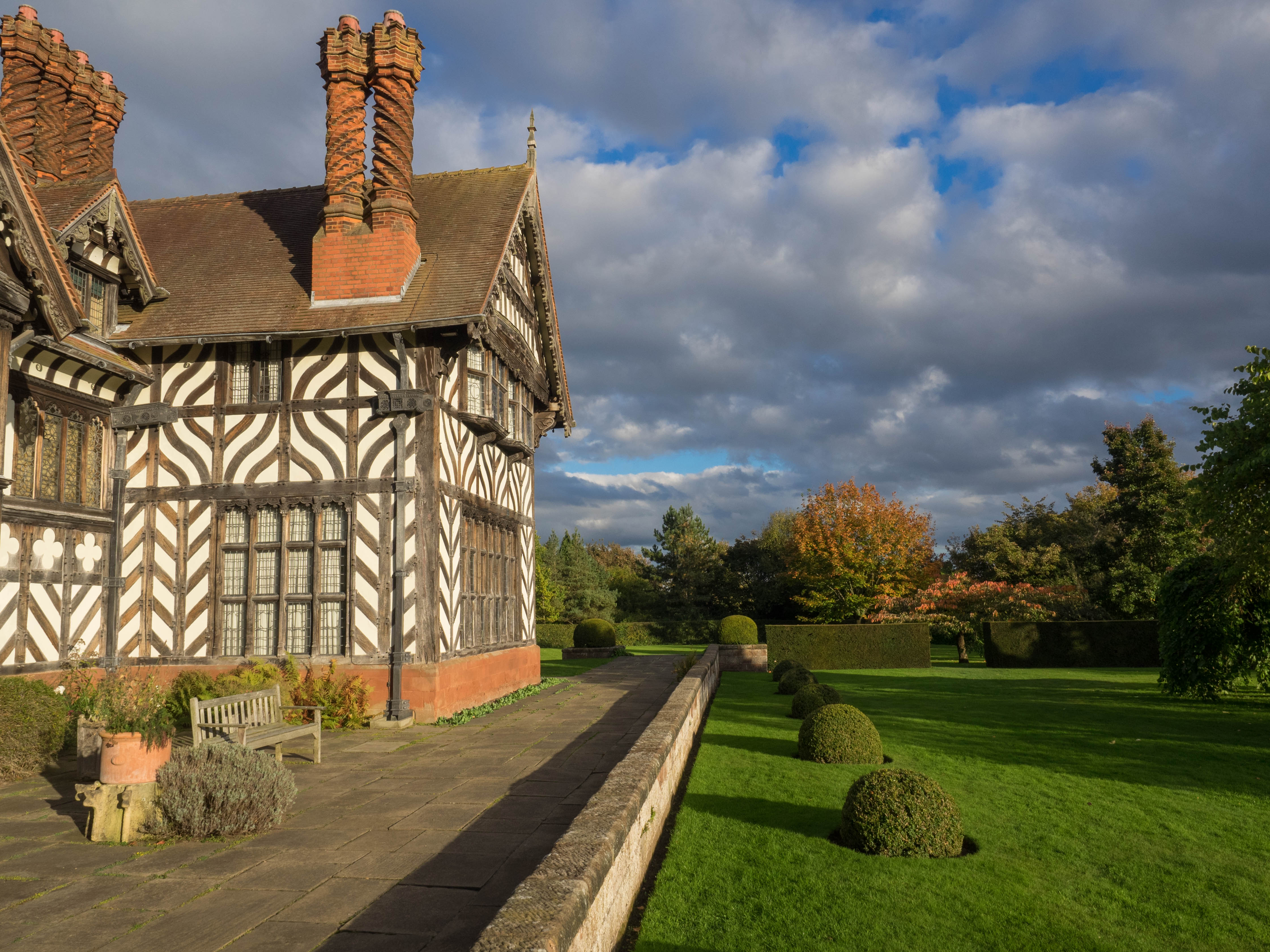 October - Autumn at Wightwick