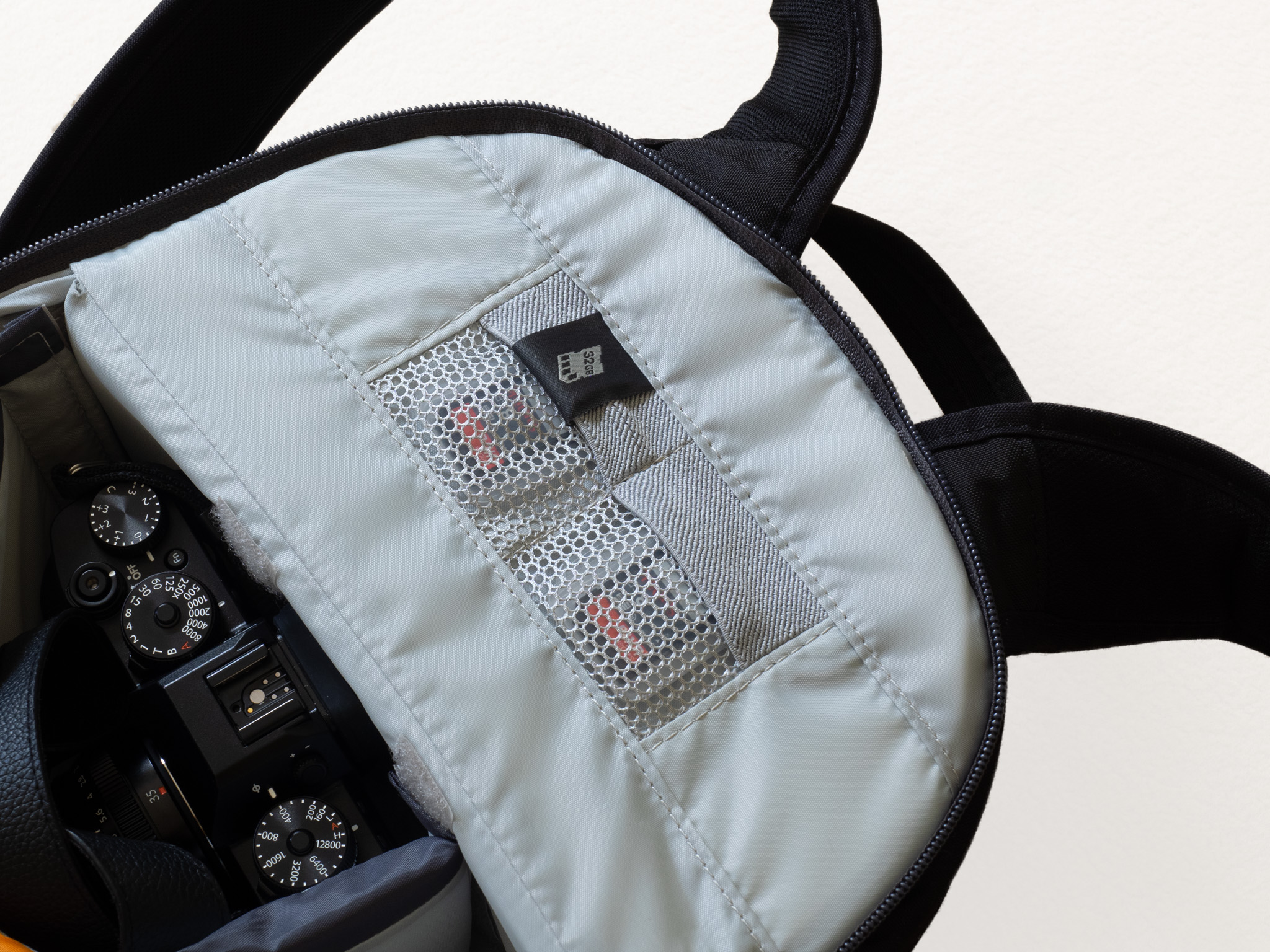 Lowepro m-Trekker BP 150 - Card Pockets