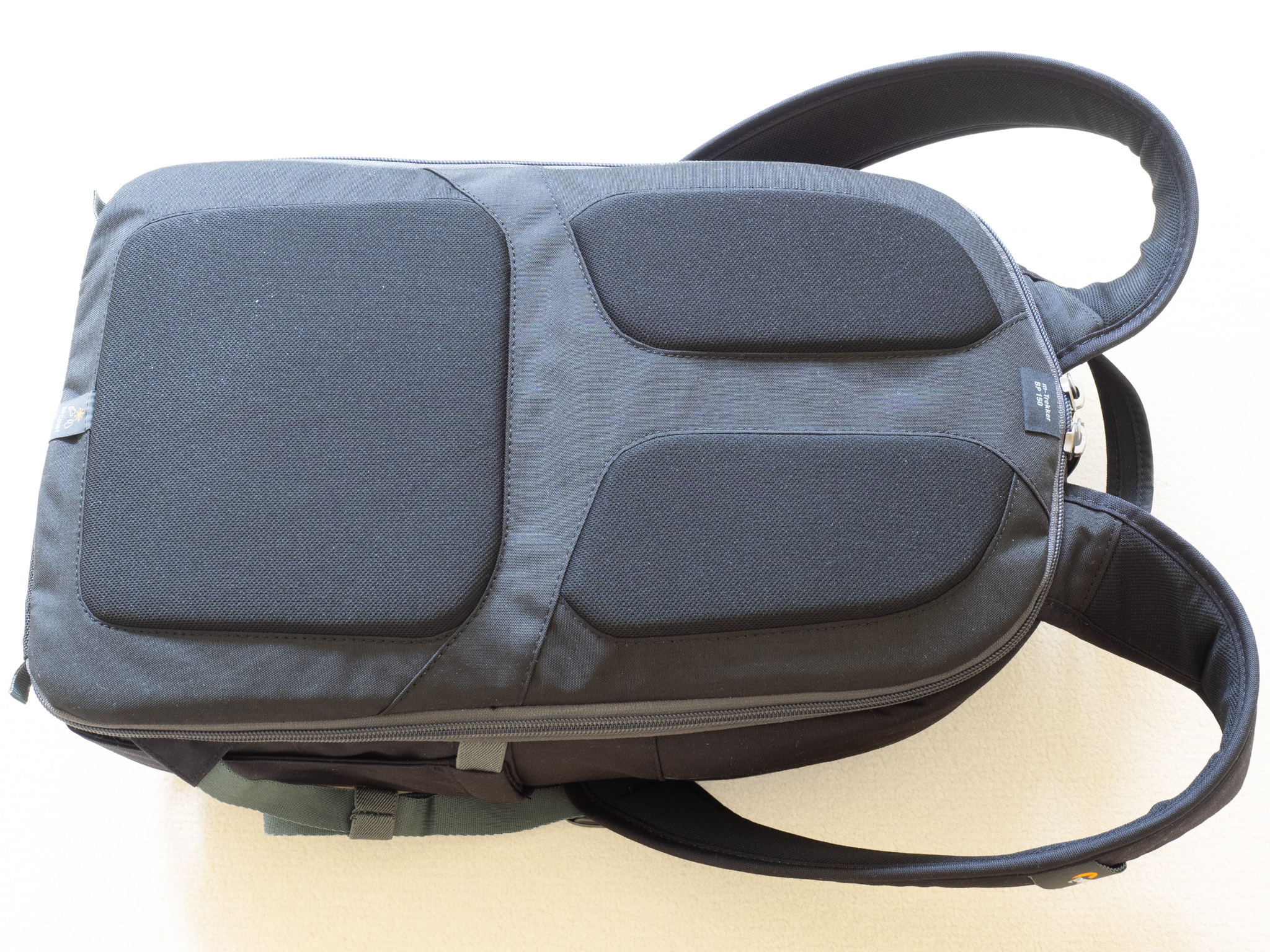 Lowepro m-Trekker BP 150 - Rear View